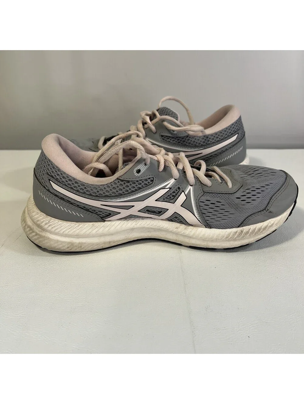 ASICS Wmn Sz 9.5 Gel Contend  Grey/Pink Running Athletic Shoes 1012A911 EUC